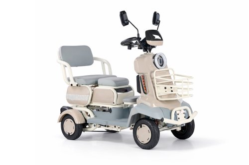 Электроскутер четырехколесный Rutrike Квадро